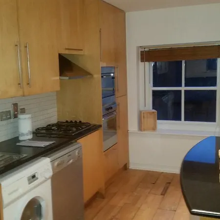 Metrostays - Stephen's 7-3