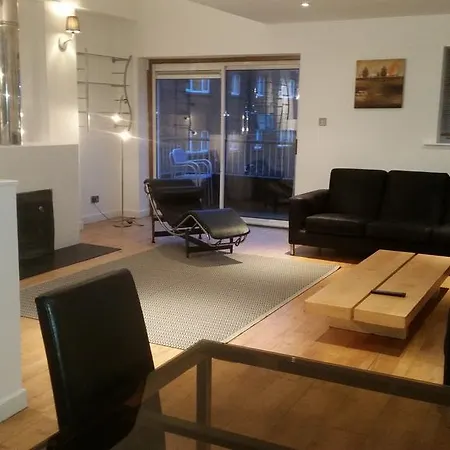 Metrostays - Stephen's 7-3