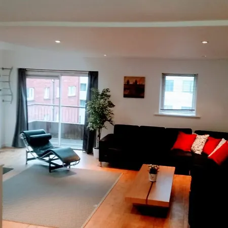 Metrostays - Stephen's 7-3